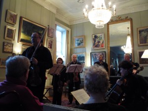 Erich Hoebarth introducing the concert